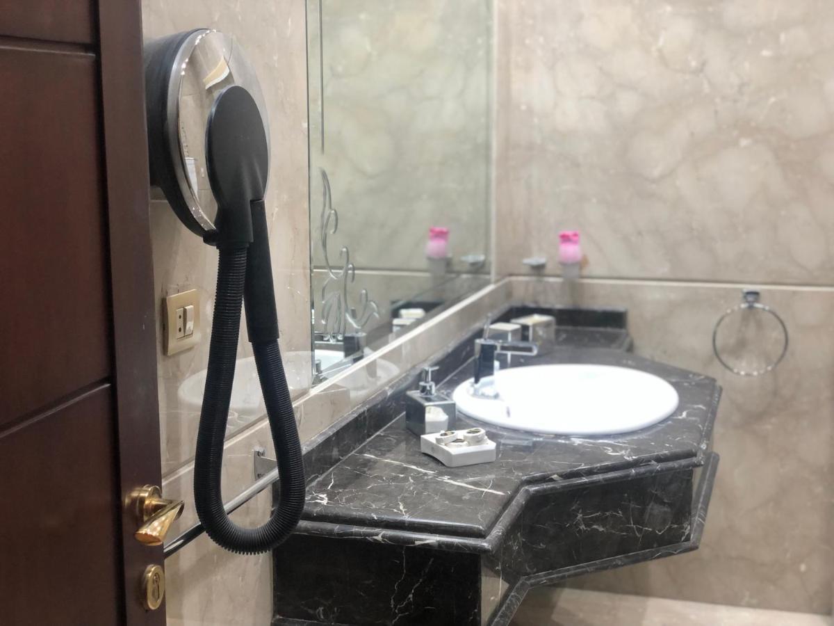 Horizon Nile Tower Hotel Kairo Exteriör bild